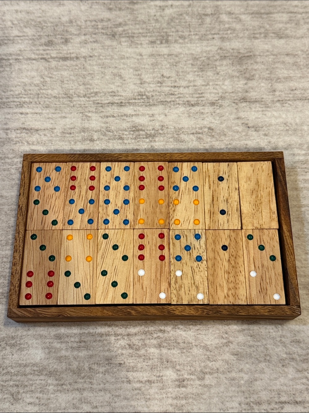 The Hilfiger Resort Dominos set in Wooden Box - Picture 2 of 7